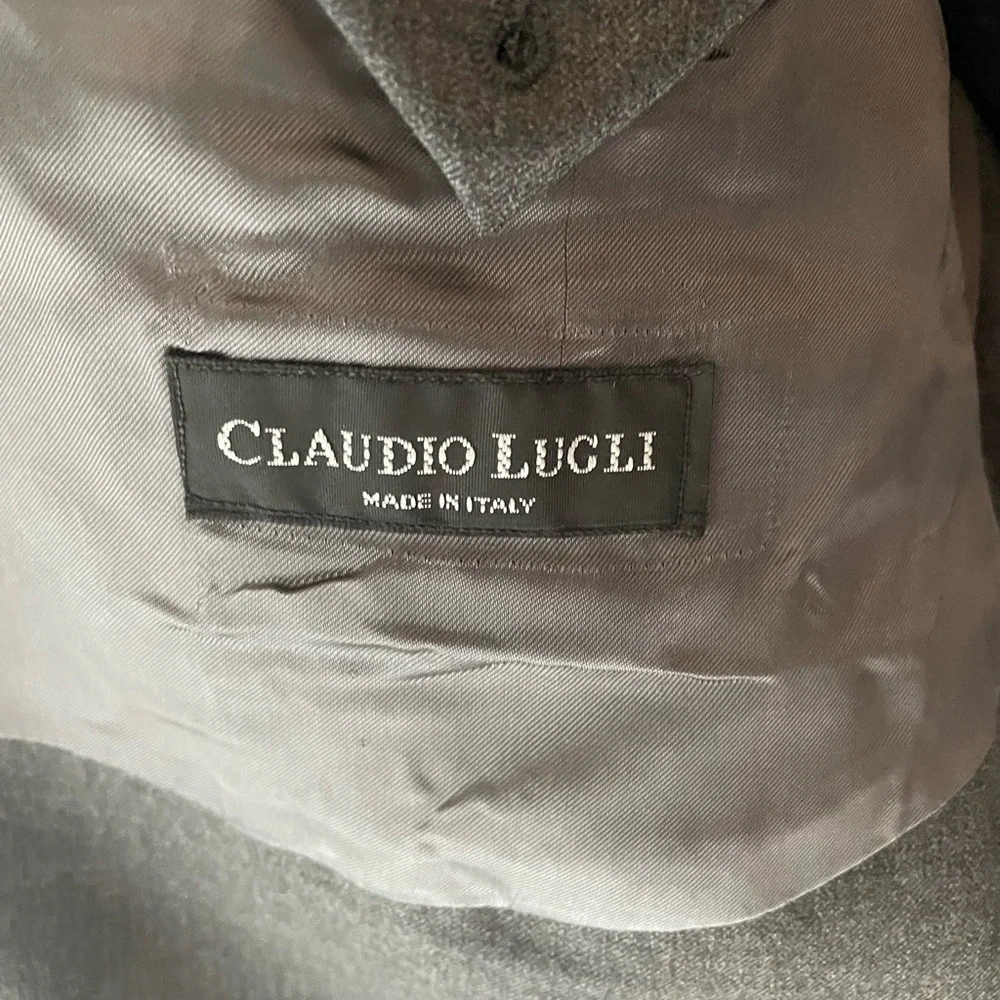 Hand-made Italian suit and is made from virgin wool rayon and cupro - Picture 6 of 7